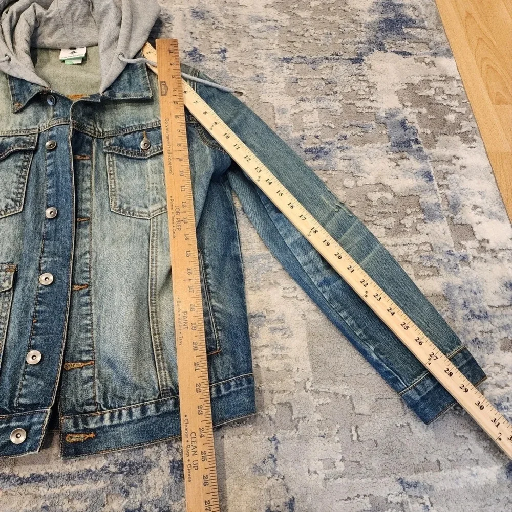 LRG Lifted Research Group Denim Distressed Hooded‎ Jacket.  Men's size small.